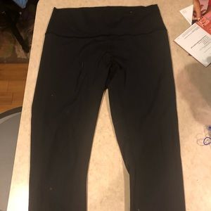 EUC Black wunder Under pant Lululemon 10